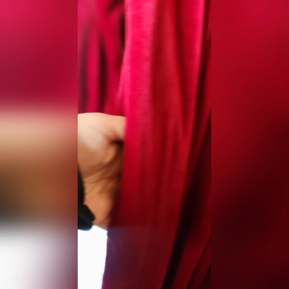 Vintage Delicates House Coat - Size Medium - 100% Polyester - Red Long Sleeve - Picture 5 of 8